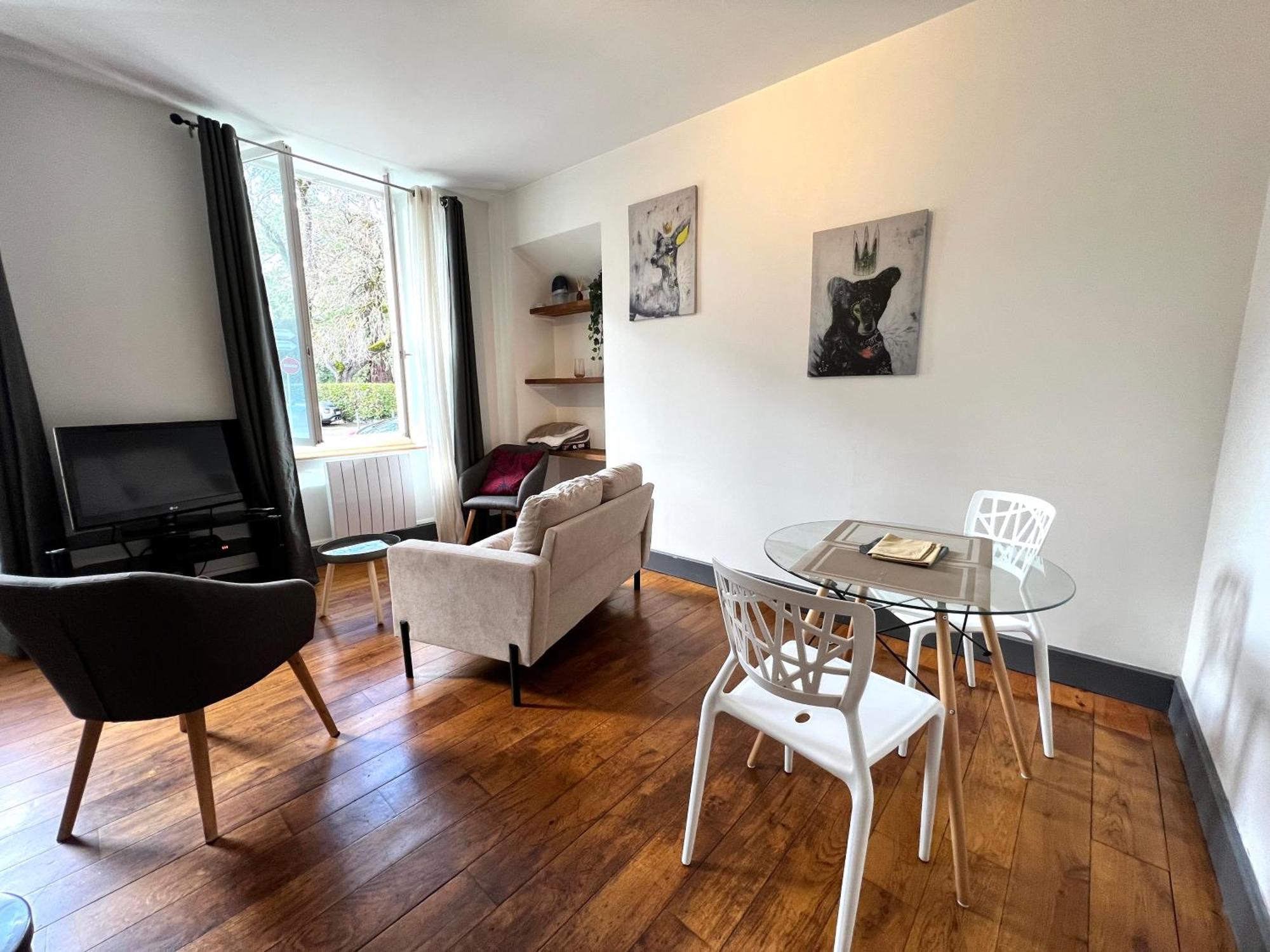 Joli Appartement En Centre Ville Баньєр-де-Бігорр Екстер'єр фото